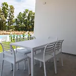 Con Piscina Affitti 700 Mt * Будони