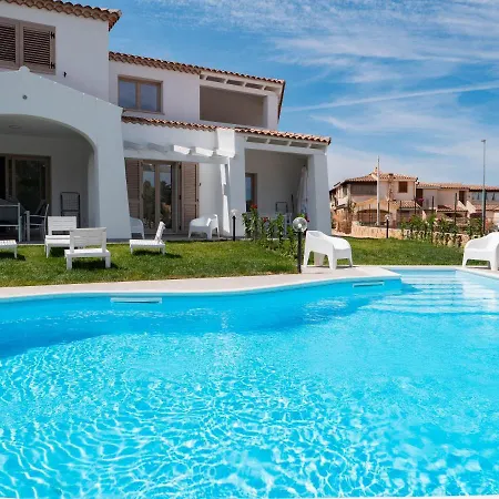 Con Piscina Affitti 700 Mt Holiday home